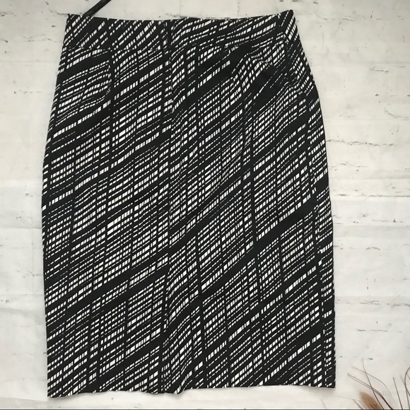 Calvin Klein Black White Back Zipper Pencil Skirt - Picture 2 of 4